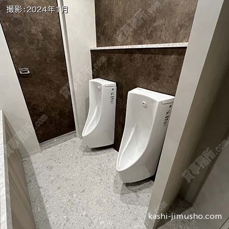 男性トイレ(8階)
