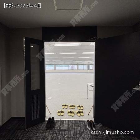 貸室入口(8階)