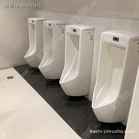 男性トイレ