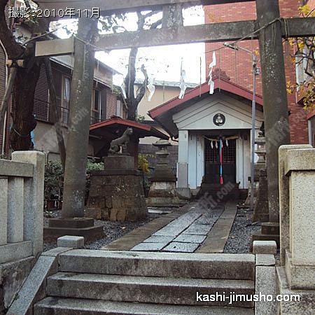 隣の神社 隣の神社