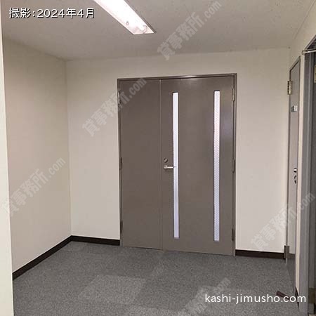 貸室入口
