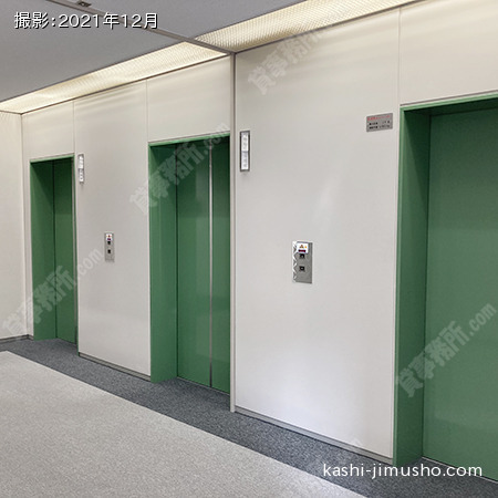 貸室階エレベーターホール