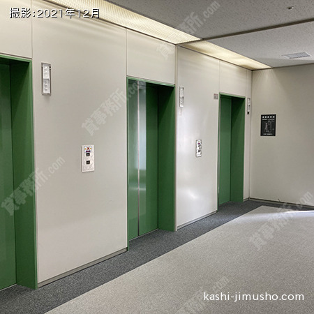 貸室階エレベーターホール