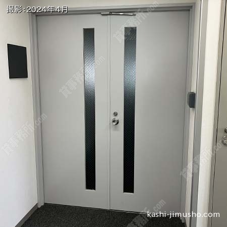 貸室入口(3階48.93坪)
