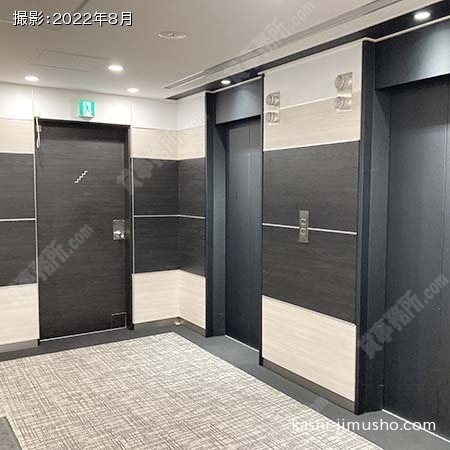 貸室階エレベーターホール