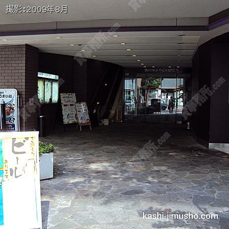  ビル入口