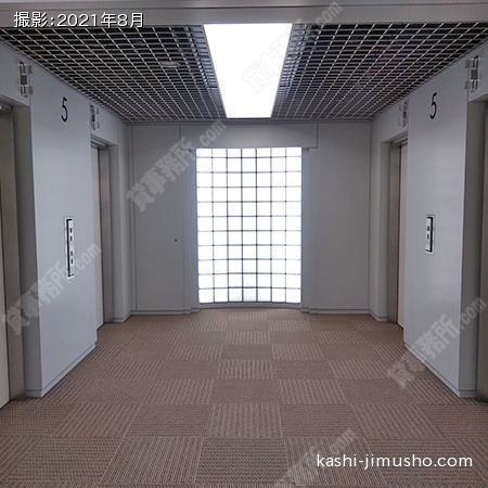 貸室階エレベーターホール