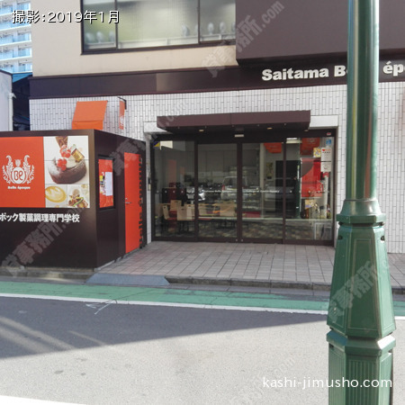 1階テナント前