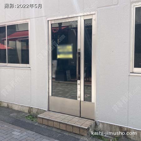 貸室入口