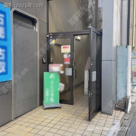 ビル入口 ビル入口