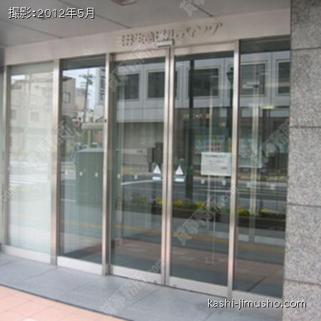  ビル入口