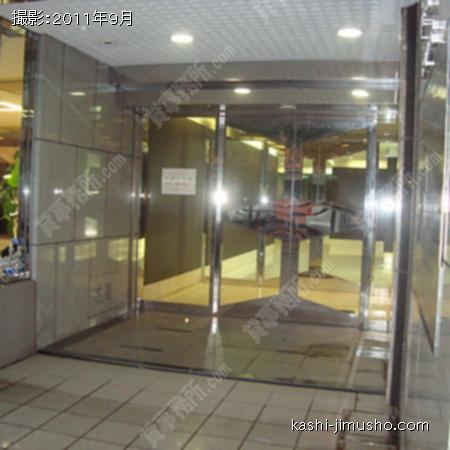  ビル入口