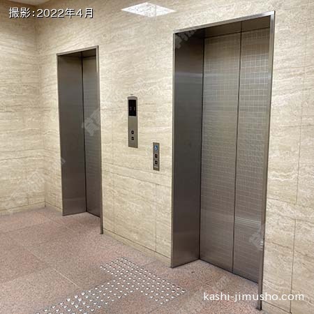 2階エレベーター