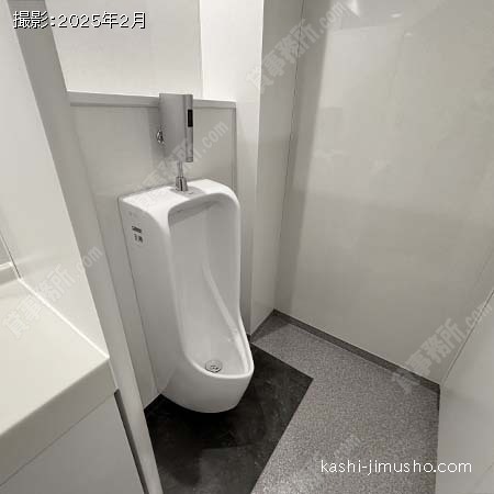男性トイレ