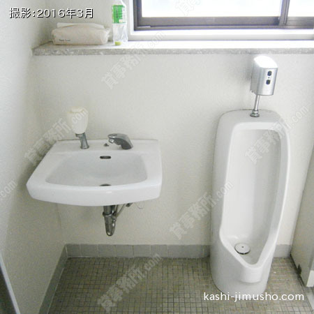 男性トイレ
