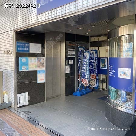 2階ビル入口