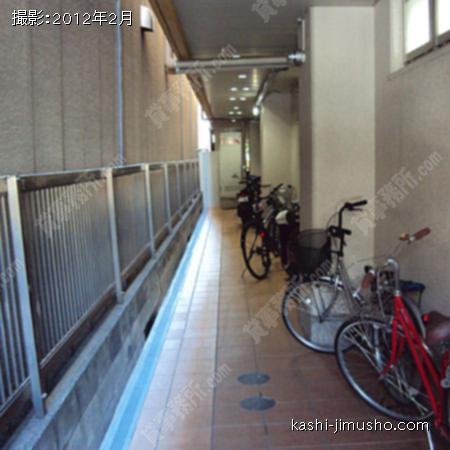 玄関への導線 