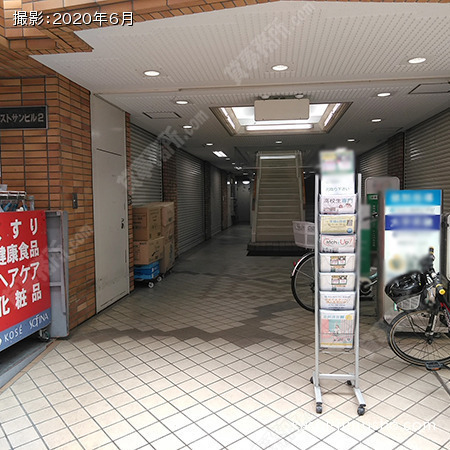 ビル入口 ビル入口