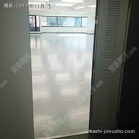 貸室入口