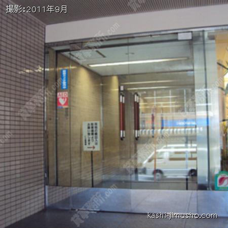 玄関 