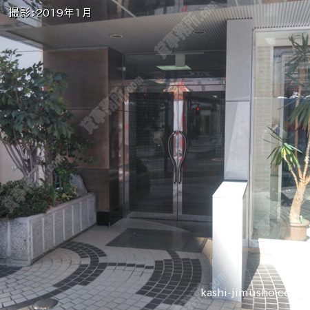ビル入口 ビル入口