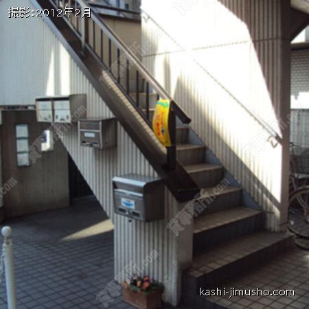 2階への階段 2階への階段