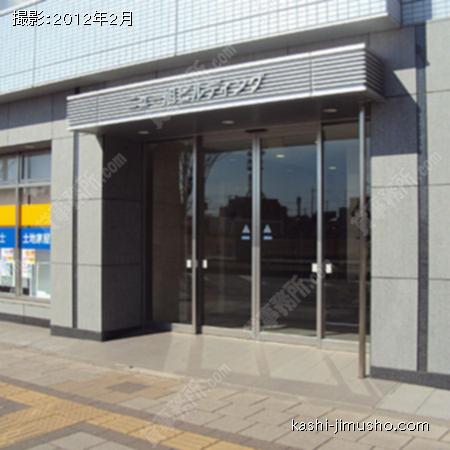  ビル入口