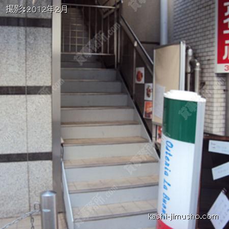 ビル入口 ビル入口