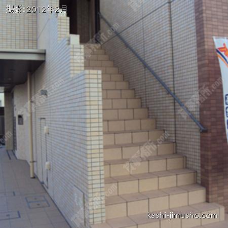 ２階への階段