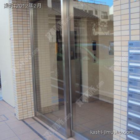 玄関 