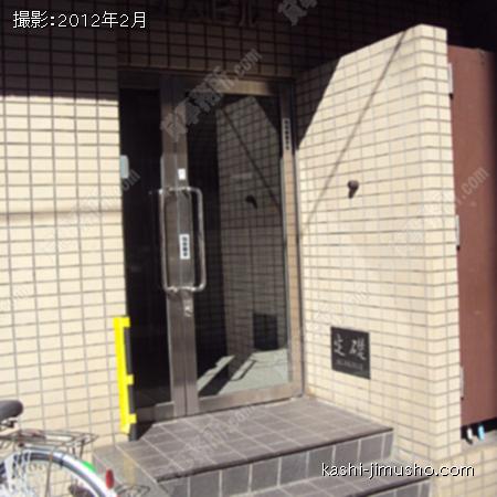 ビル入口 ビル入口