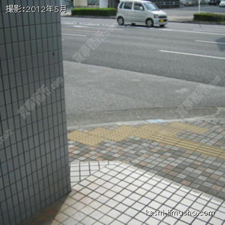  ビル前アプローチ