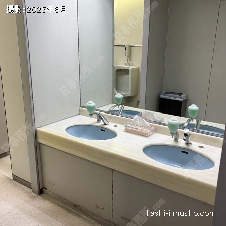 男性トイレ