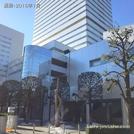 ソニックシティの前