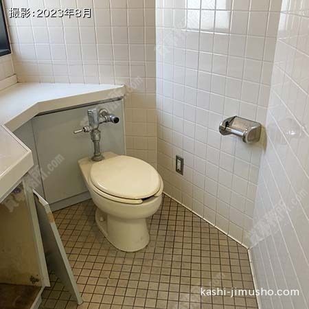 トイレ(5階・原状回復前)