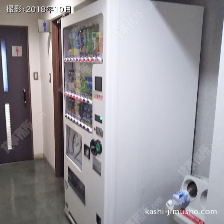 エントランスの自動販売機