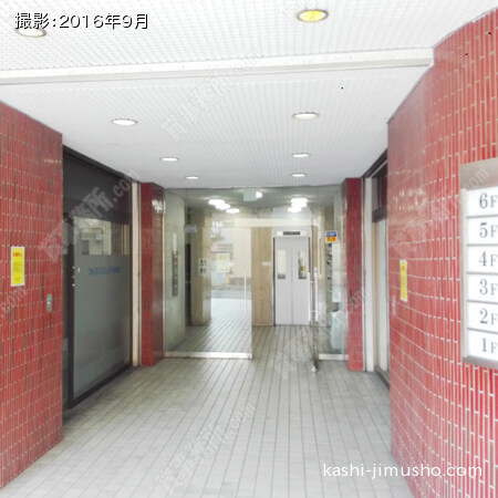 ビル入口 ビル入口