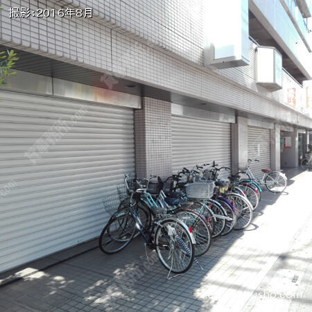 １階貸室前