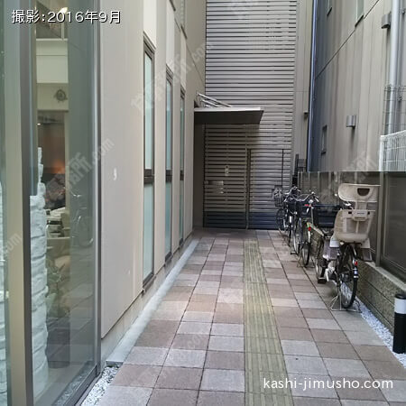 ビル入口アプローチ ビル入口アプローチ