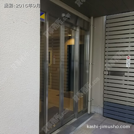 ビル入口 ビル入口