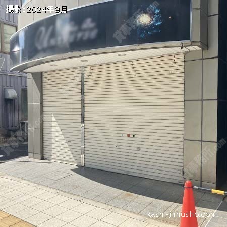 ビル前面