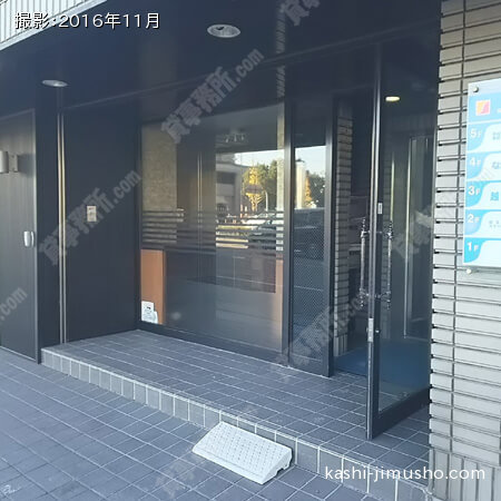 ビル入口前面② ビル入口前面②