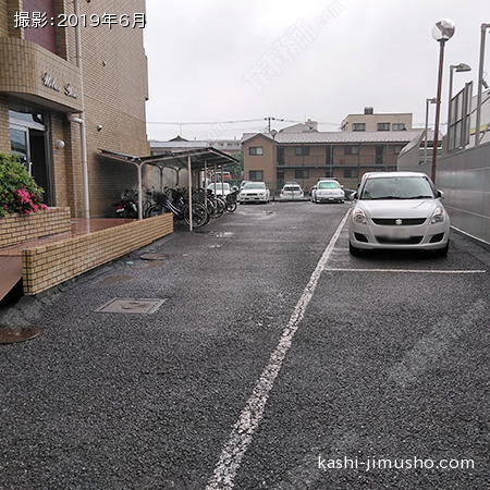 住居側入口アプローチ