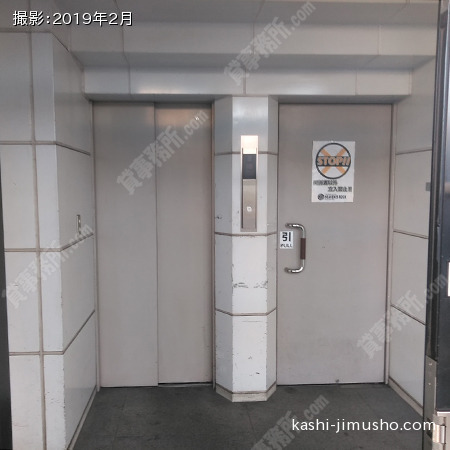 エレベーター前