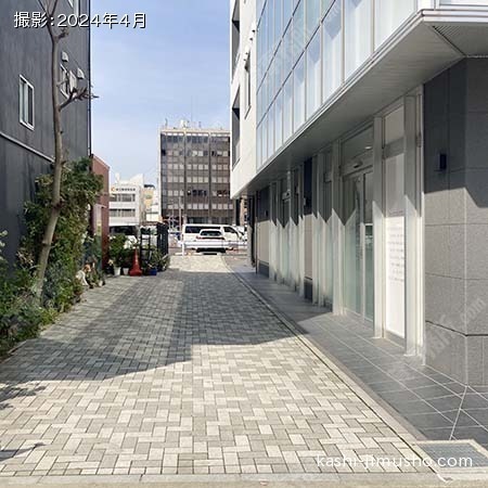 ビル敷地内