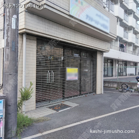 1階貸室前