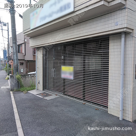 1階貸室前