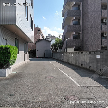 駐車場入口