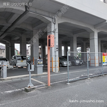 ビル前:時間貸駐車場 ビル前:時間貸駐車場
