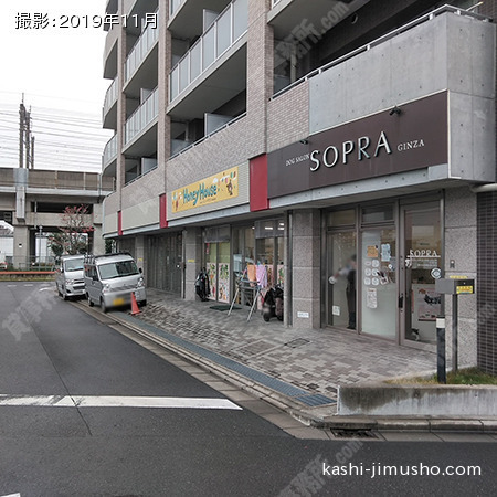 ビル前面